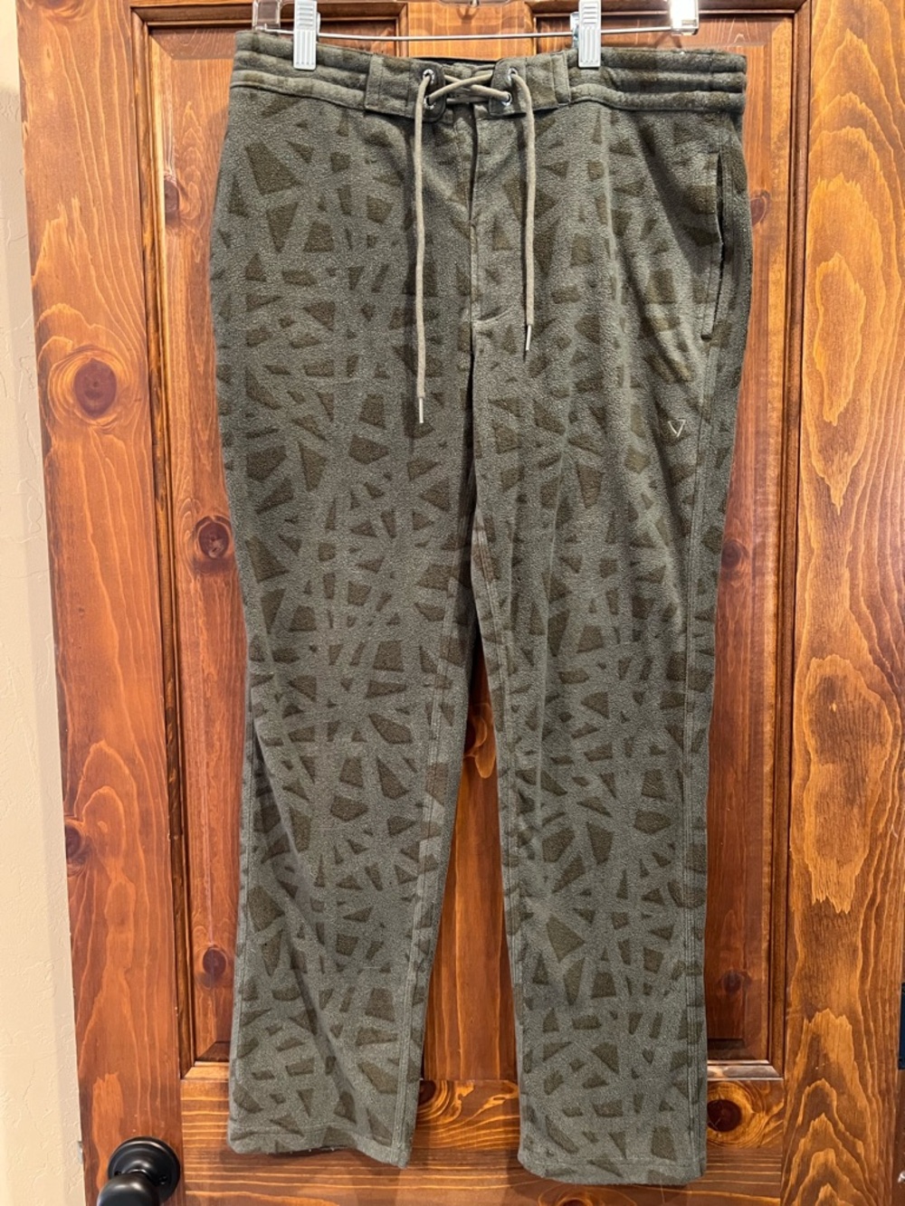 VISSLA Men’s Olive Green Geometric Drawstring Joggers